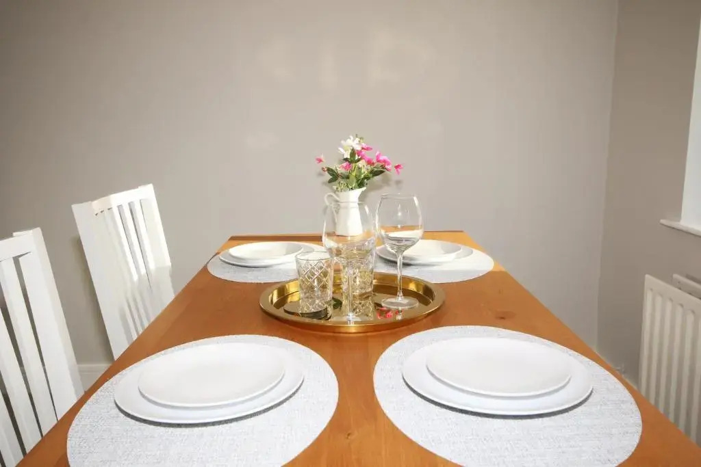 Portstewart Coastal 3 Bedroom House with Free Parking