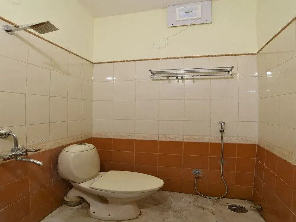 OYO 10599 Hotel R Inn Residency