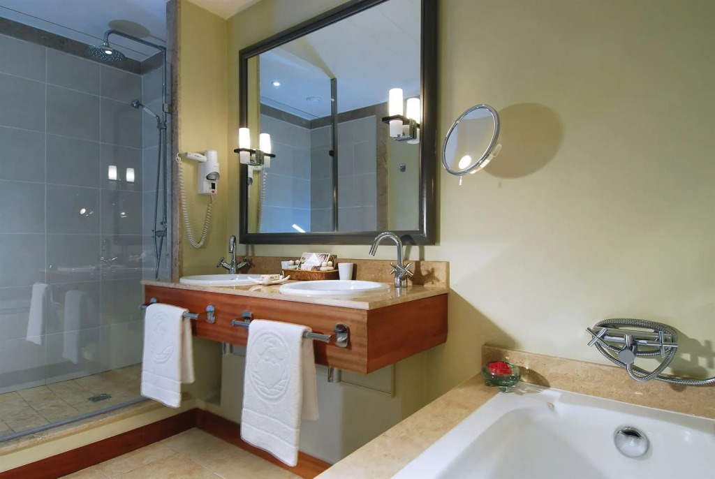 Mauricia Beachcomber Resort & Spa