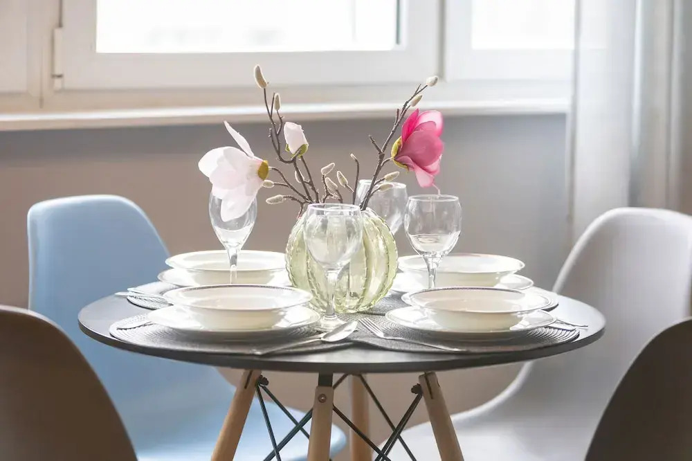 Unique Bright Apartment by Renters