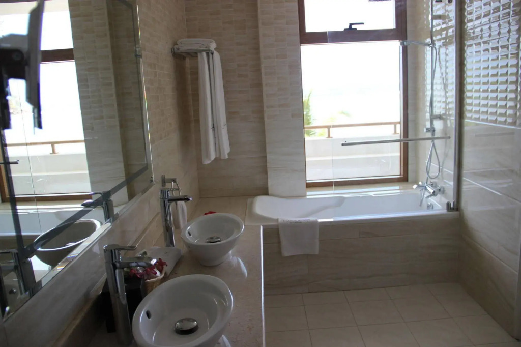 Crown Beach Hotel Seychelles