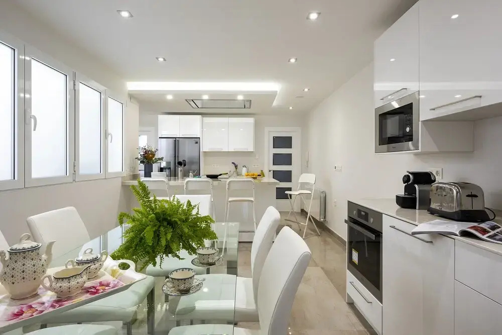 Spacious Apartment in Prime Location. Recogidas
