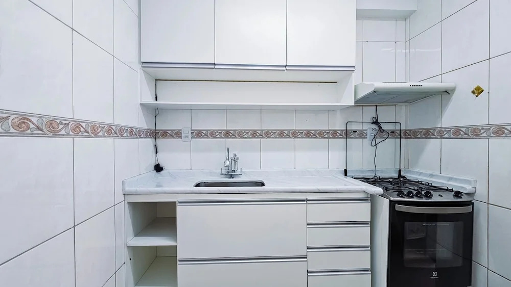 Apto c Piscina Academia e Churrasqueira em Pituba