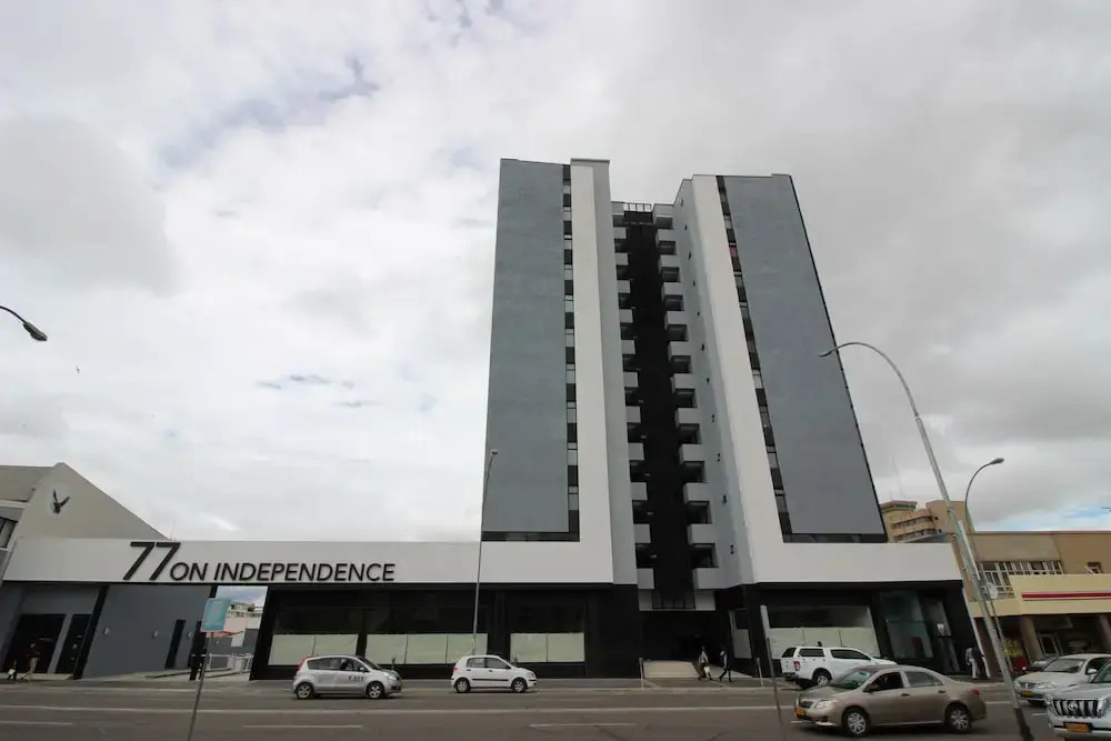 77 Independace 136