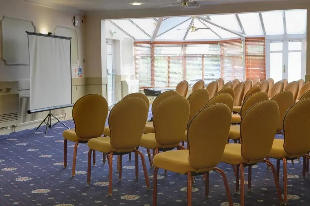 Parkmore Hotel & Leisure Club