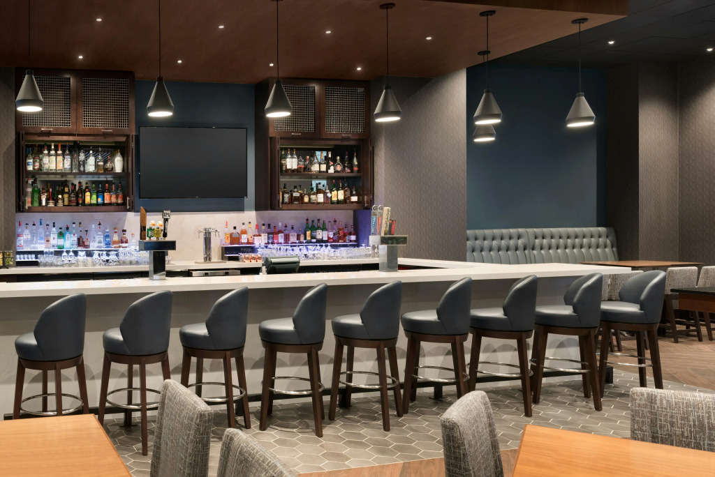 Embassy Suites by Hilton Chicago Lombard