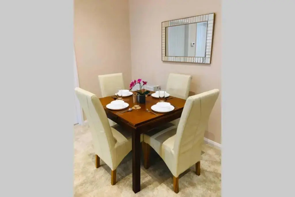 Private 1st Floor Apartment - Perfect for Holidays, Port of Dover & Eurotunnel