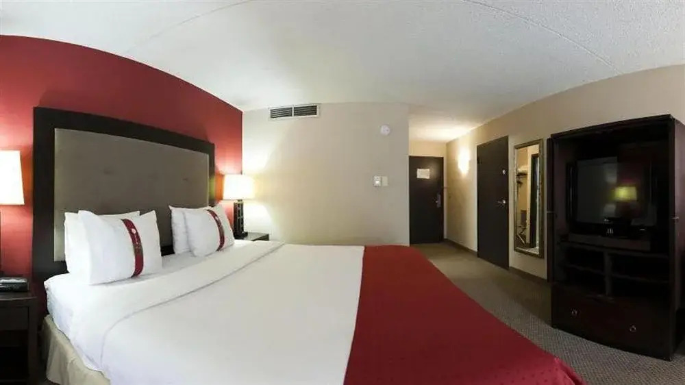 Holiday Inn Olathe Medical Center