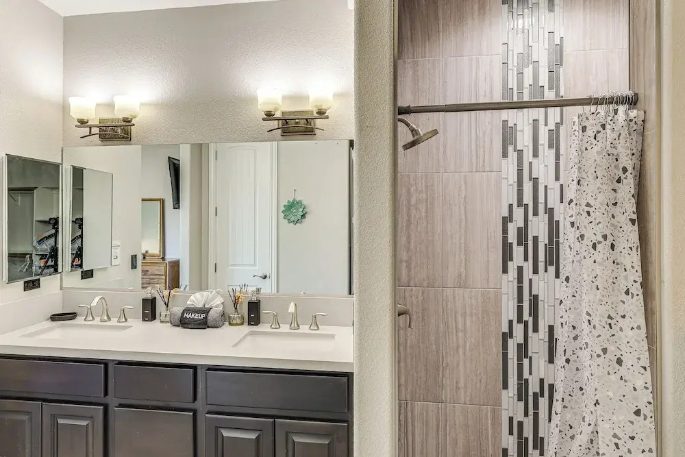 Pet-friendly LHC Home w/ Temp-controlled Pool!