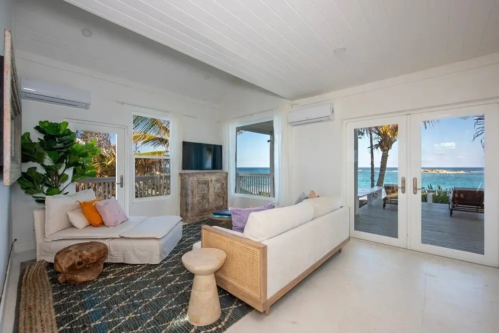 Veselka - Remodeled Home On Double Bay Beach 3 Bedroom Home