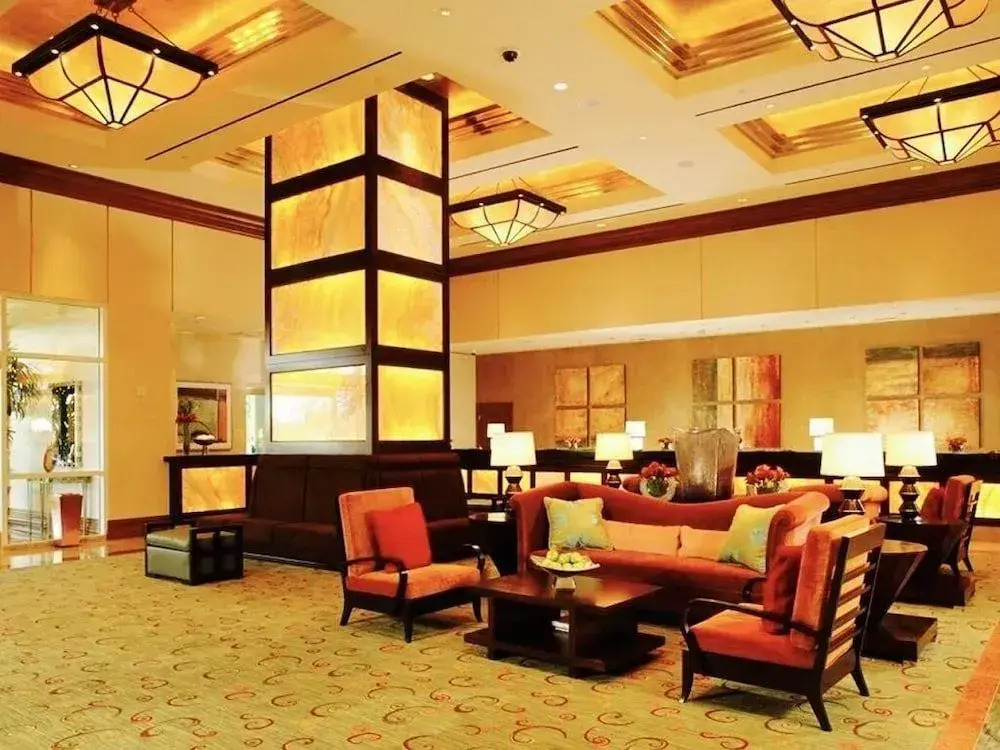 MGM Signature Deluxe Balcony Strip View Suite
