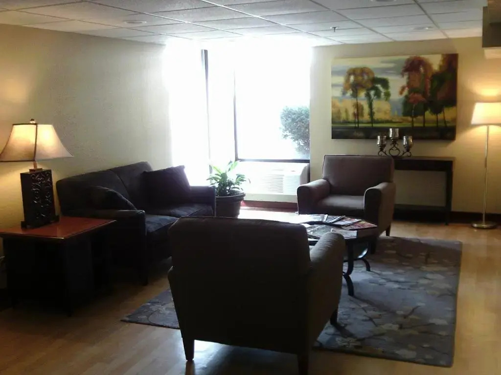 5th Avenue Inn & Suites