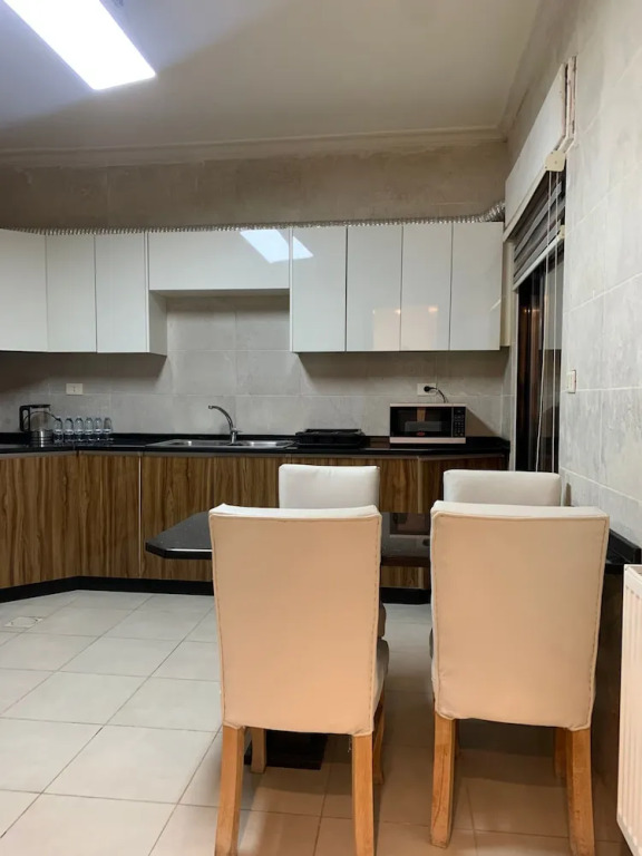 Luxurious 3 Bedroom Apartment in Heart of Amman