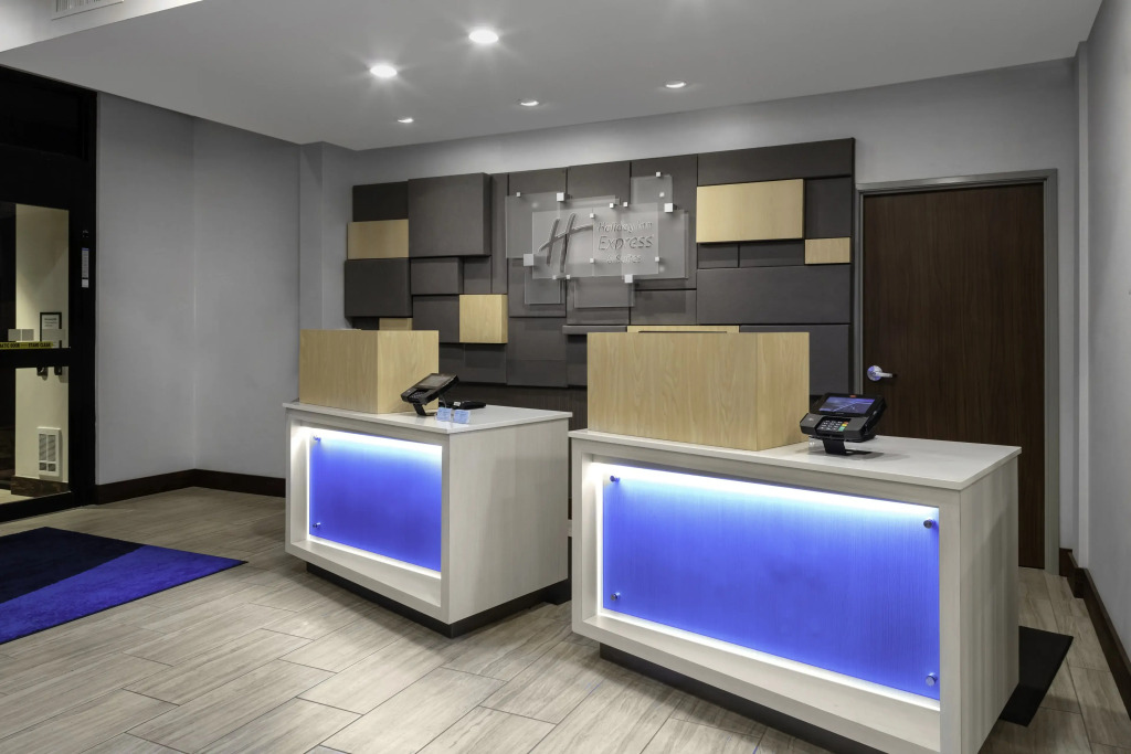 Holiday Inn Express & Suites - The Dalles by IHG