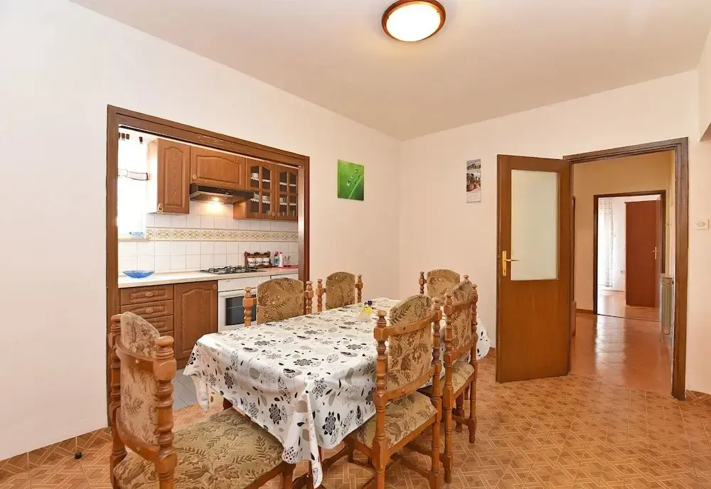 Apartment 621