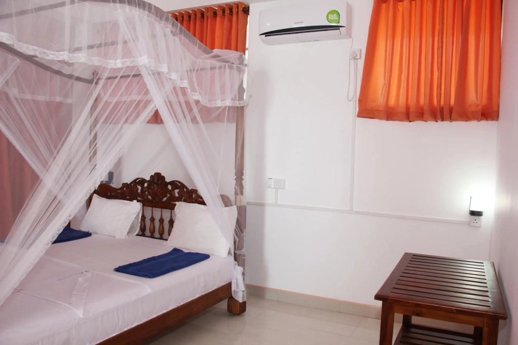 Paradise Beach Resort & Diving school