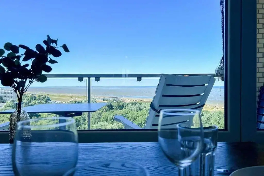 Ferienwohnung-86-mit-Panorama-Meerblick-im-Strandhochhaus-Doese