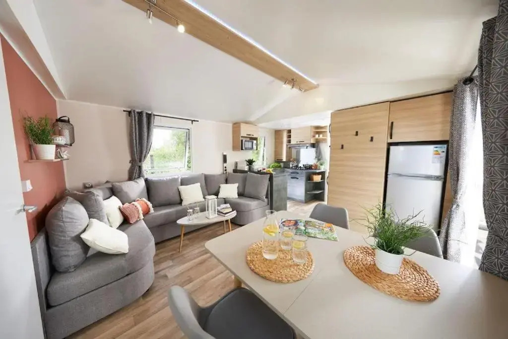 Mobile home 3 chambres 2 salles de bains dans camping 4 étoiles aux charmettes MH k168