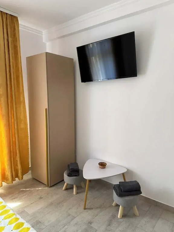 Serenity Apartments and Studios