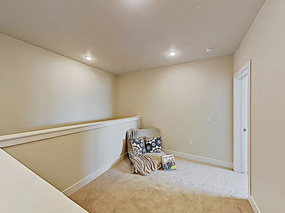 New Listing! Beautiful New Mountain-view 3 Bedroom Condo