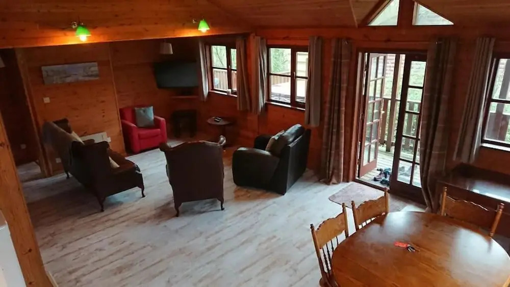 Shrew Lodge-woodland Lodges-Hot Tub-Pembrokeshire-Tenby