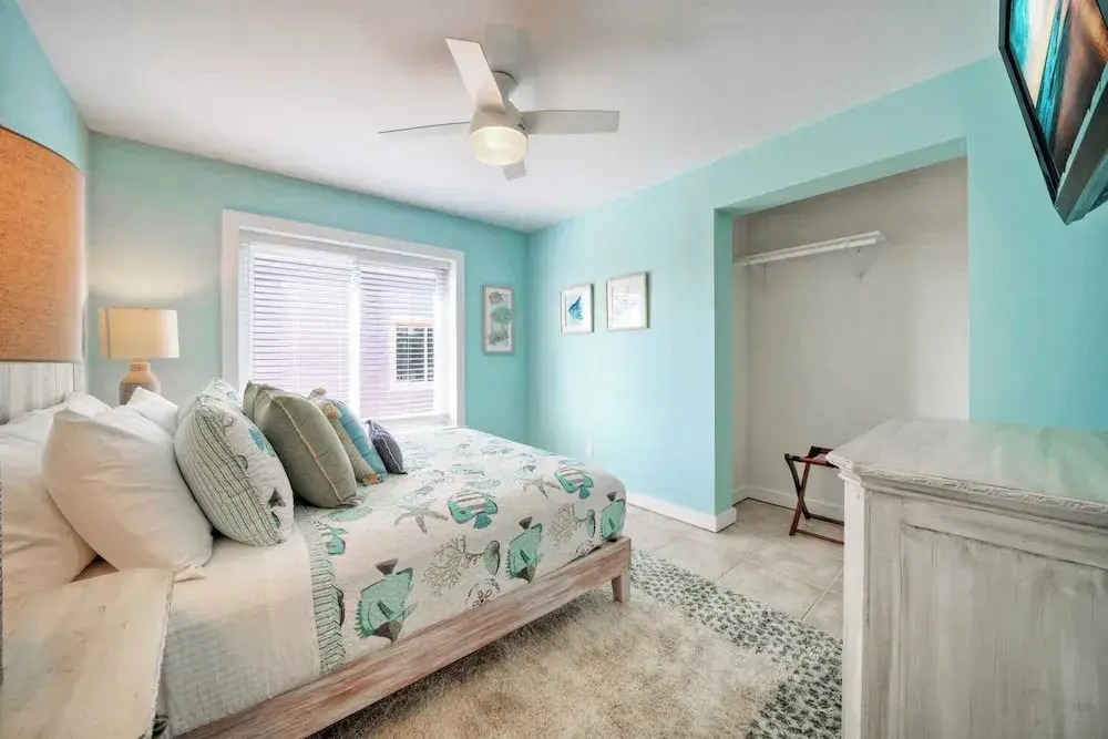 Beachfront Complex w/ 2 Pools, Tennis Gulf Views Rise N Beach by Avantstay