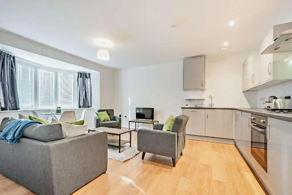 Modern, City living Apartments- Private parking
