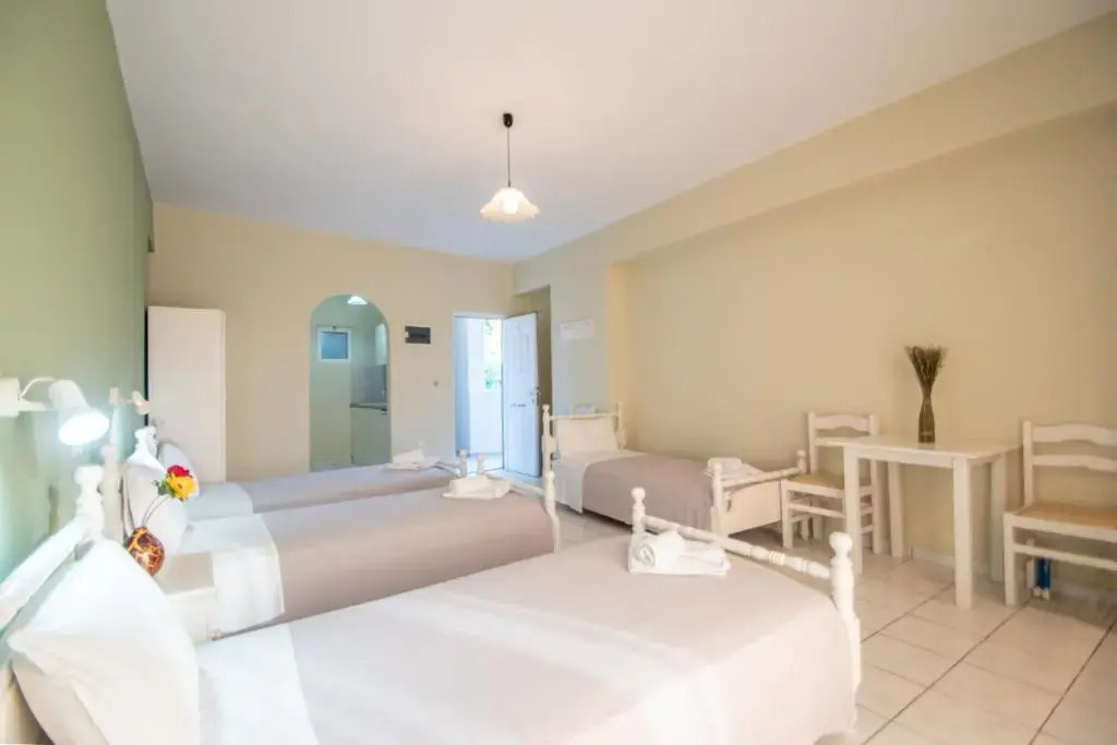 Avra Alykes resort