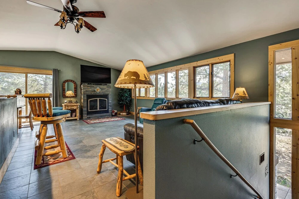 Estes Park Home w/ AC - 1/2 Mi to Lake & Downtown!