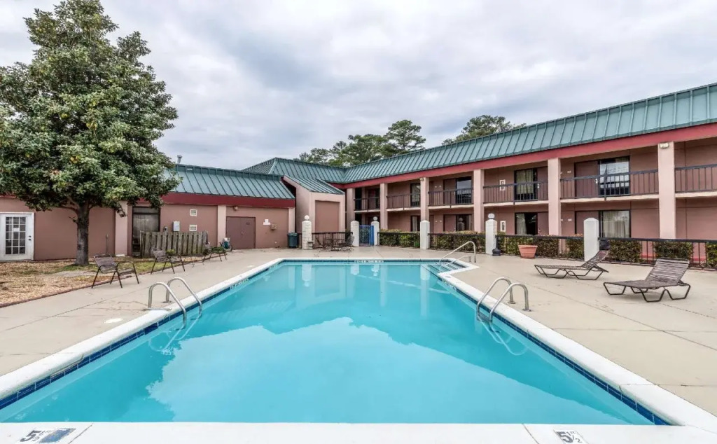 Econo Lodge Columbus near Airport