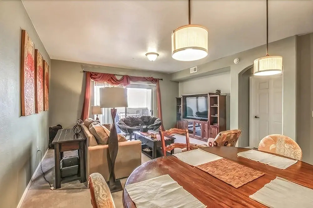 Devonshire #3032 - 2 Br condo by RedAwning
