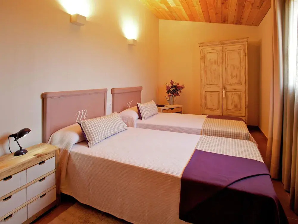 Comfortable Holiday Home in Catalonia with Swimming Pool