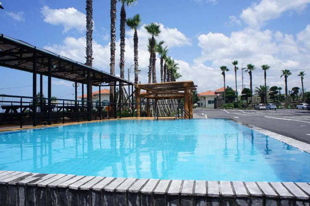 Aewol Beach Hotel Jeju