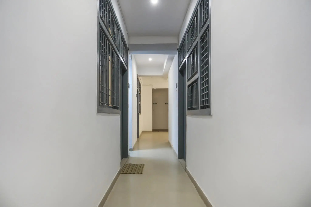 OYO 74663 Taj Highway Hotel