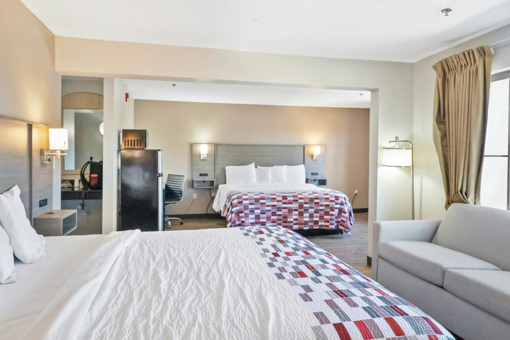 Red Roof Inn & Suites Fayetteville-Fort Bragg