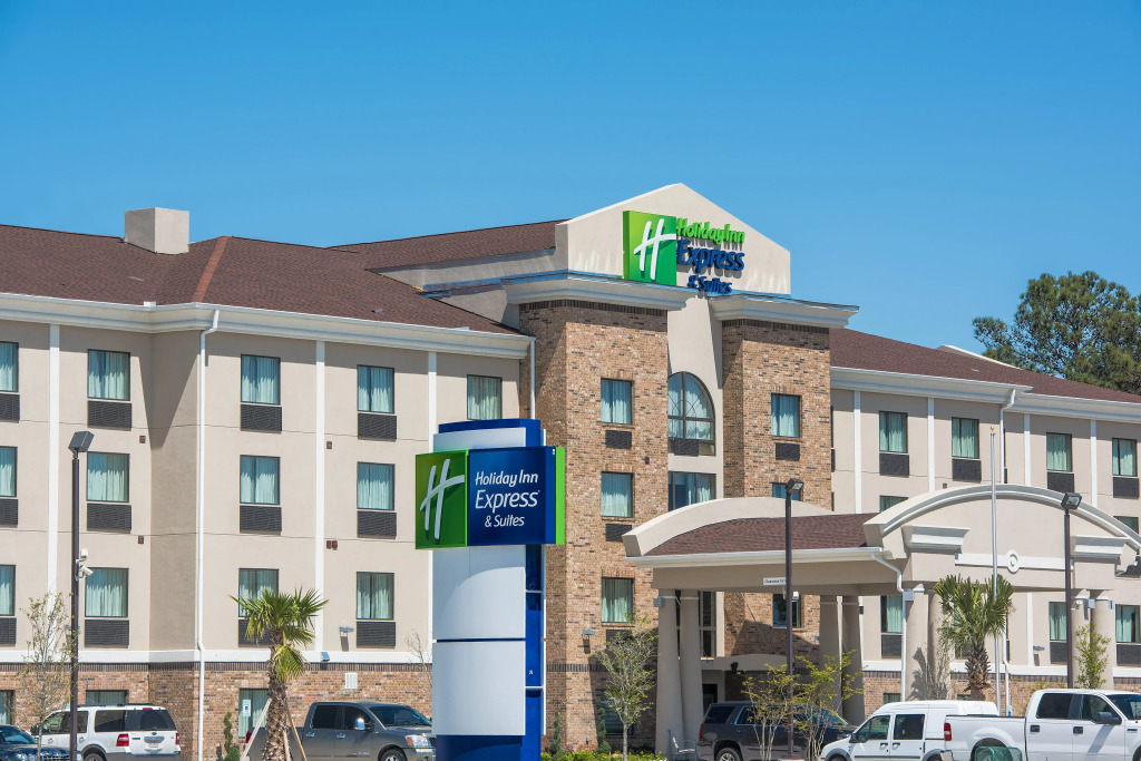 Holiday Inn Express and Suites Houston North - IAH Area by IHG