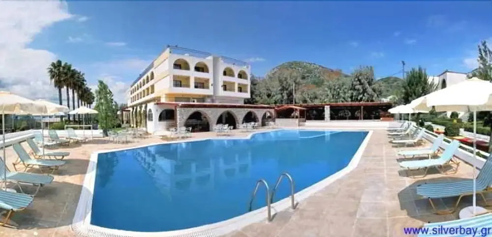 Silver Bay Hotel & Bungalows