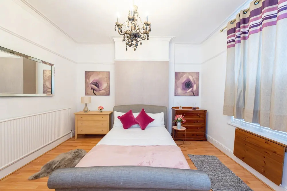 10 Guests - Free Parking - City Centre