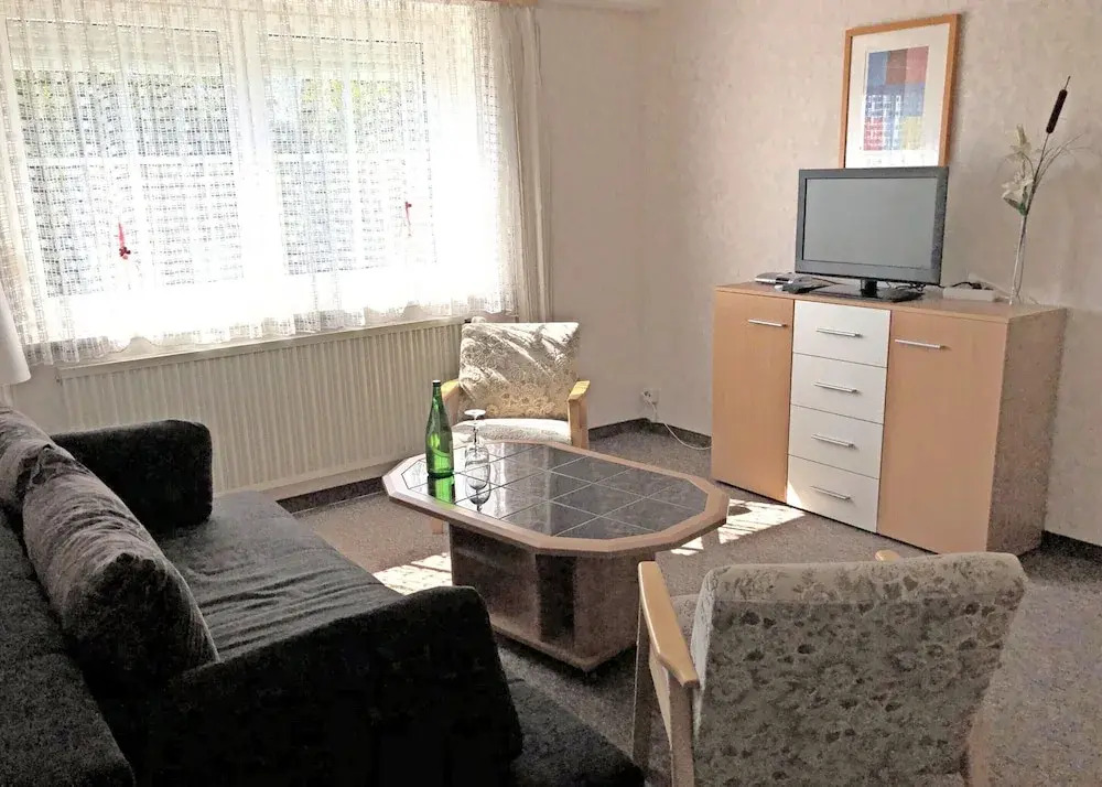 Garden Apartment, Gobweinstein