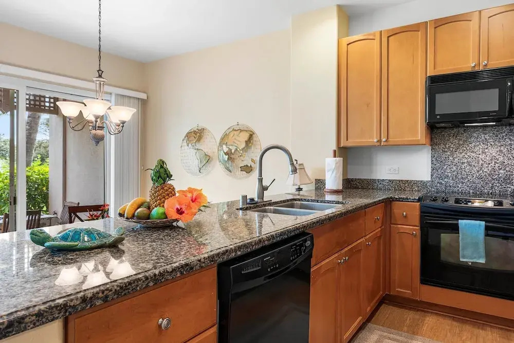 Spacious Townhome - Close to Beaches & Shopping! - Vrkcv