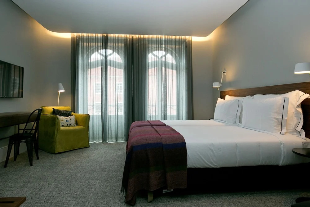 Diamond Apartments