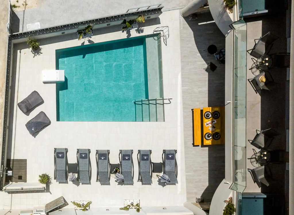 Old Cinema Suites - Stylishly Decorated Retreat with Pool or Jacuzzi by the Sea in the Heart of Laganas Βy Villa Mana Gers