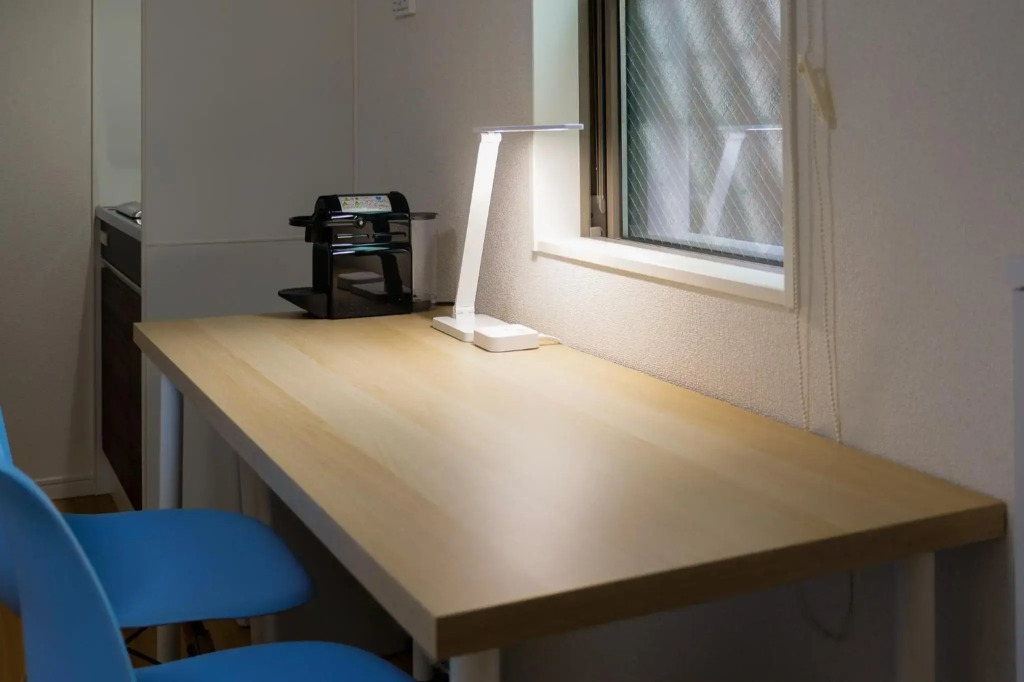 Triphome Tateishi New open/2 single beds/big table/300M WiFi