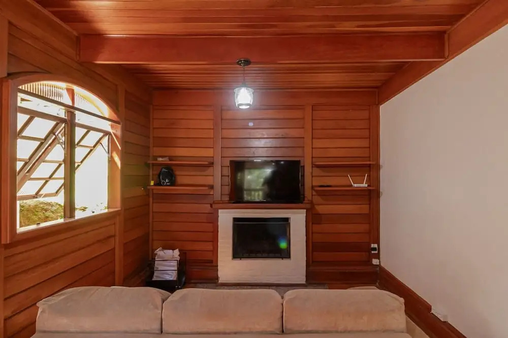 Casa com Lareira e 3 su tes no Parque das Fontes