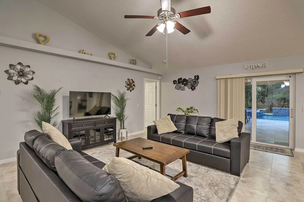 Heated Pool & Spa, 4 Mi to Beach: Seminole Home
