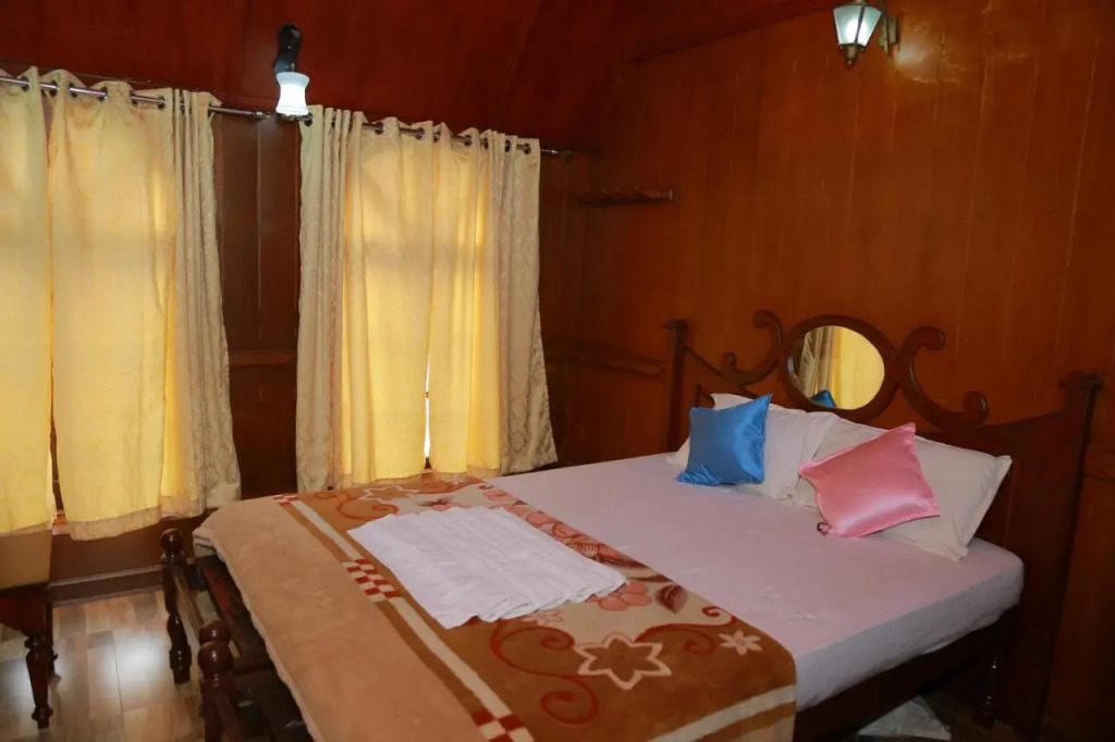 Harmony Houseboats