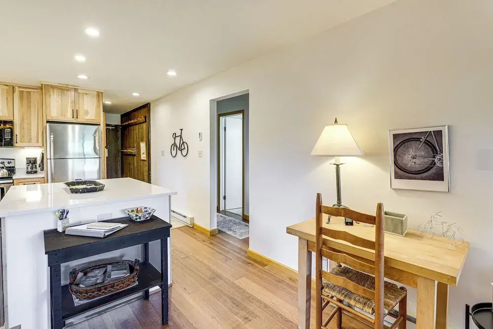 Walk to Ski Lifts: Cozy Crested Butte Condo