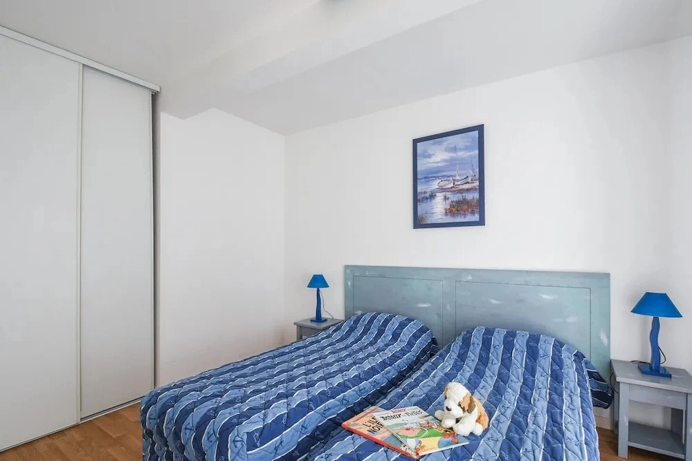Family Apartment Near Marina