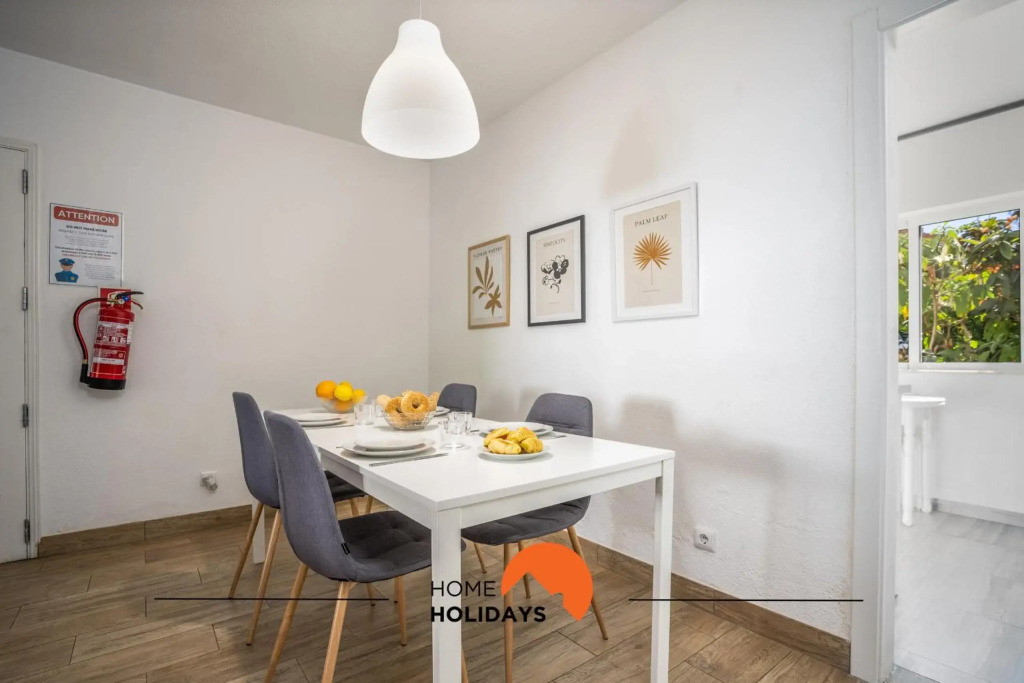 #002 Amazing Apartment Next City Center,Beach
