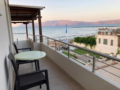 Molos Beach Rooms